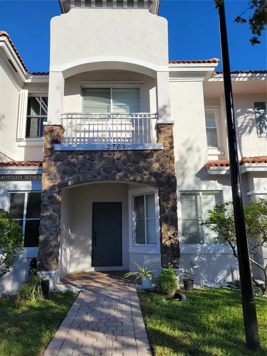 3 bedroom 2 bath Residential for sale at 2761 SW 82nd Ave # 102, Miramar FL 33025