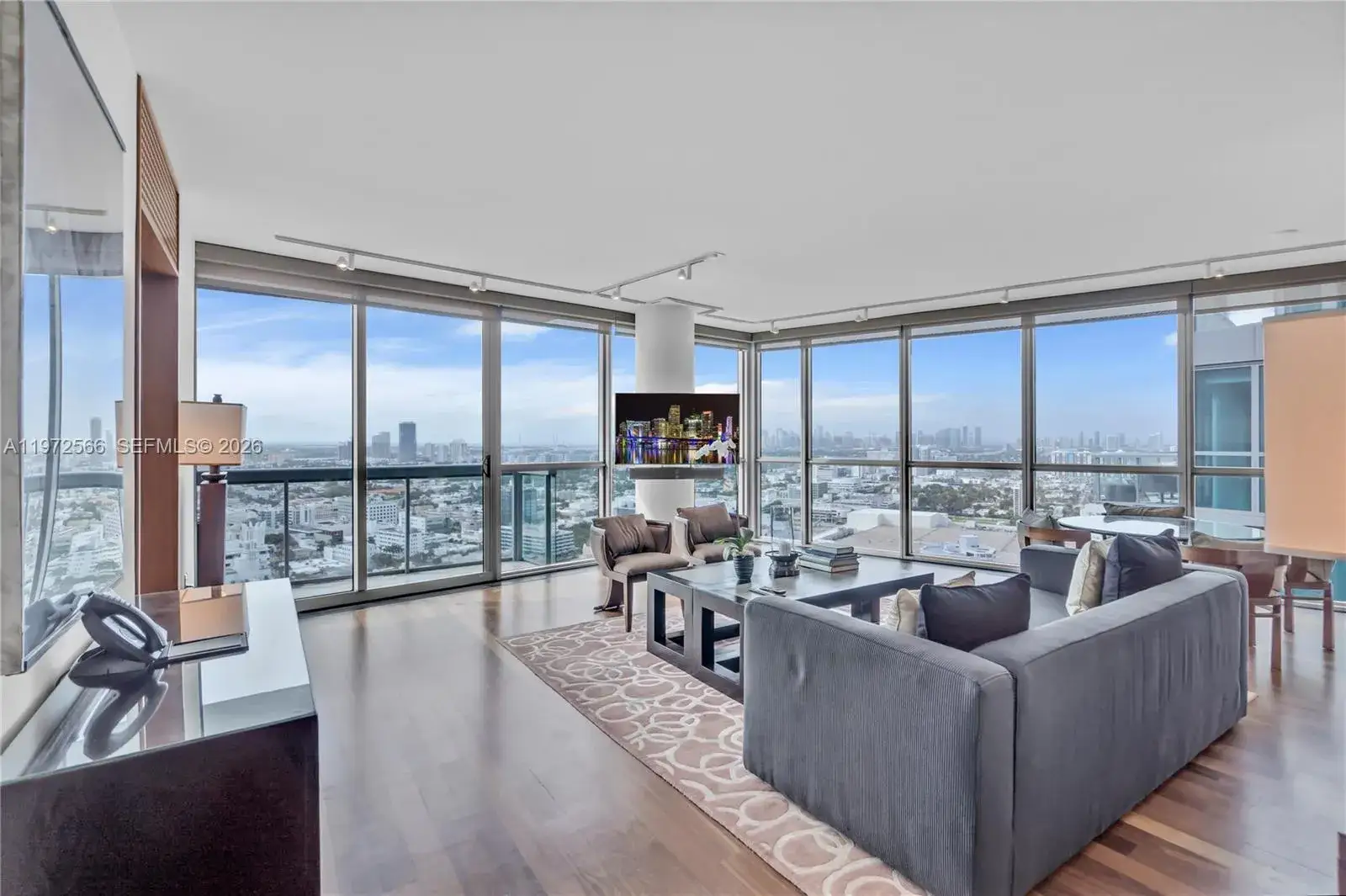 2 bedroom 2 bath Residential for sale at 101 20th St # 3806, Miami Beach FL 33139