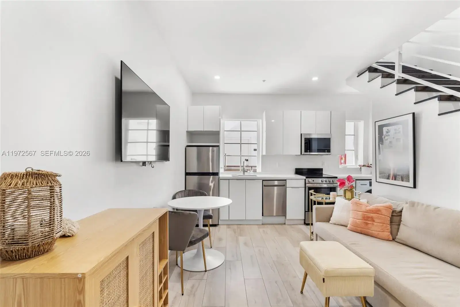 1 bedroom 1 bath Residential Lease for rent at 1610 Euclid Ave # A110, Miami Beach FL 33139