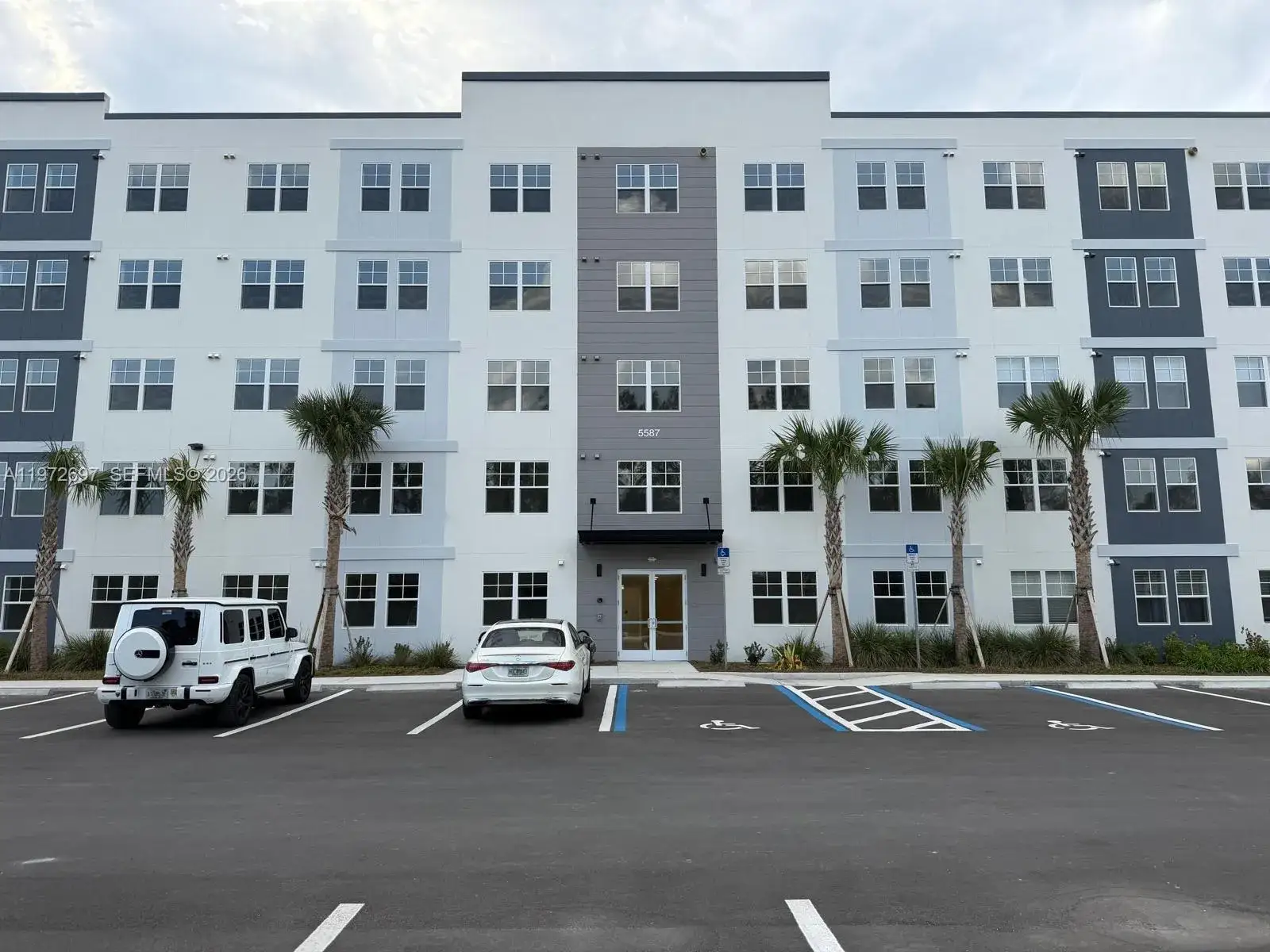 2 bedroom 2 bath Residential for sale at 5587 MILLENIA PARK BLVD # 222, Orlando FL 32839
