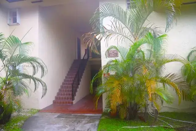 1 bedroom 1 bath Residential Lease for rent at 13714 SW 90th Ave # 25, Miami FL 33176