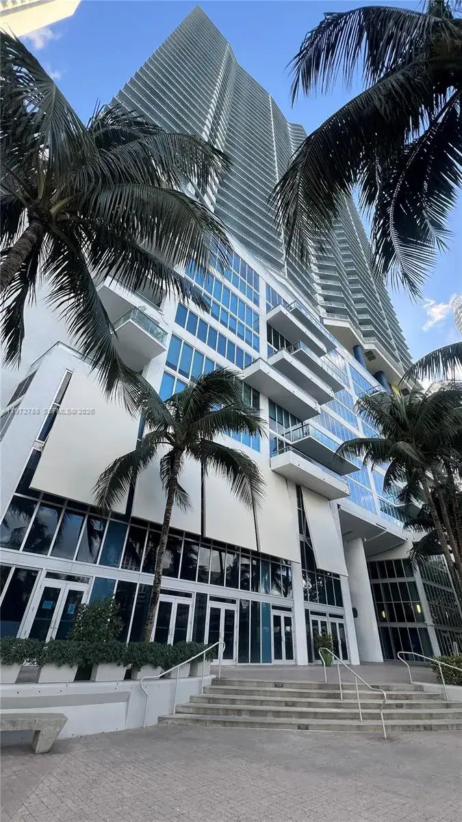 2 bedroom 2 bath Residential for sale at 185 SW 7th St # 2202, Miami FL 33130
