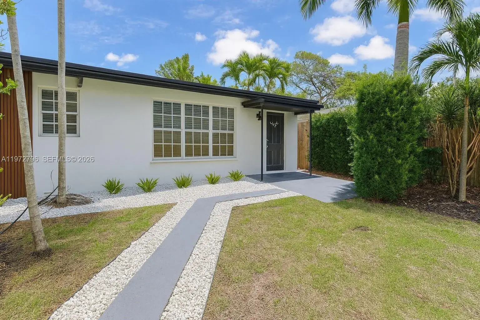3 bedroom 2 bath Residential Lease for rent at 1399 NE 38th St, Oakland Park FL 33334