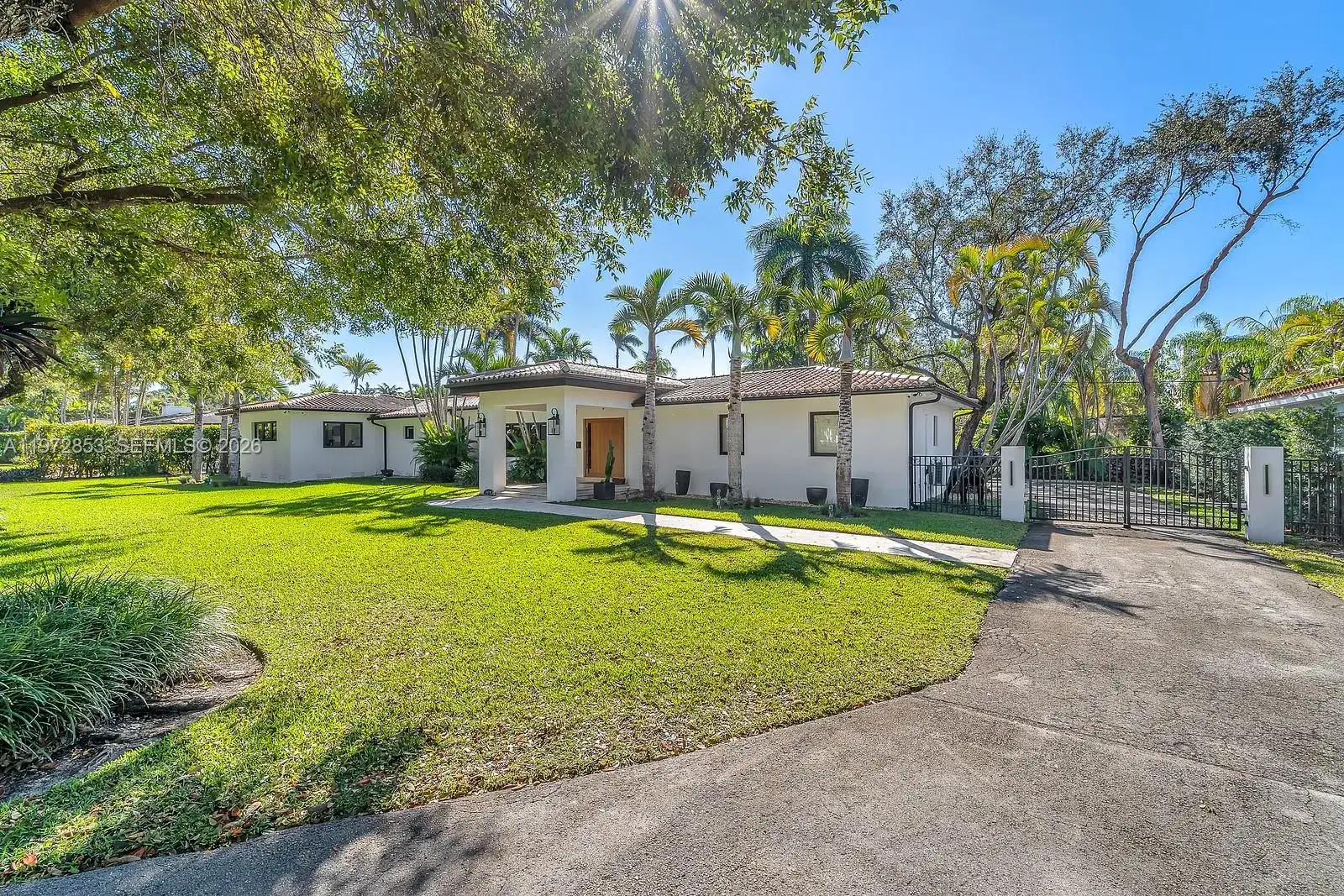 3 bedroom 3 bath Residential for sale at 1424 Algardi Ave, Coral Gables FL 33146