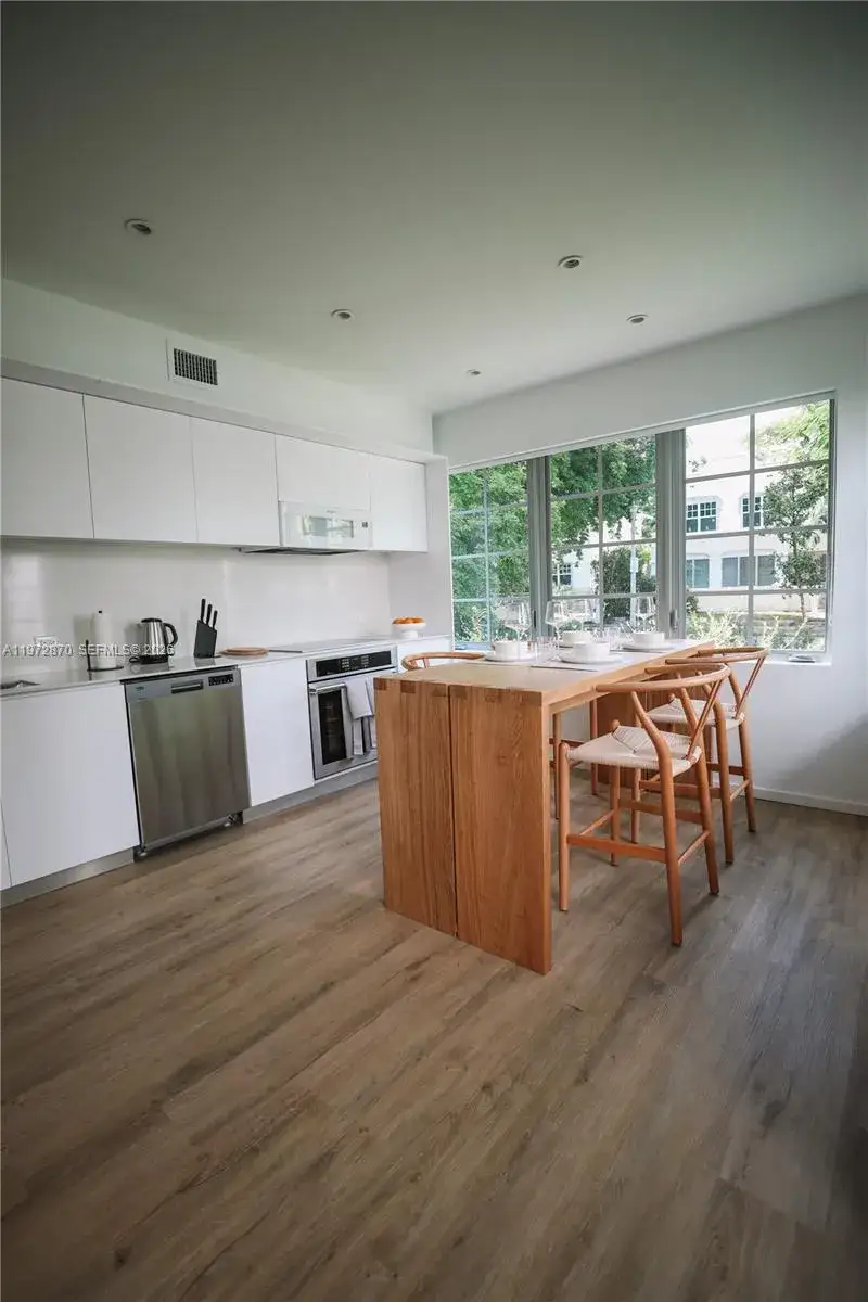 1 bedroom 1 bath Residential Lease for rent at 128 NE 46th St # 3, Miami FL 33137