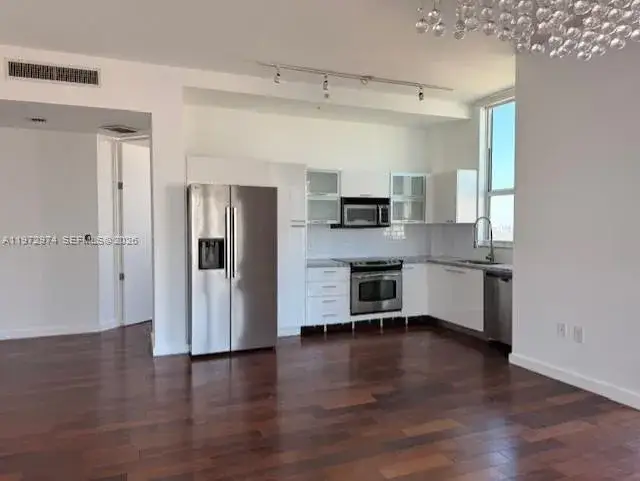 1 bedroom 2 bath Residential Lease for rent at 133 NE 2nd Ave # 3213, Miami FL 33132