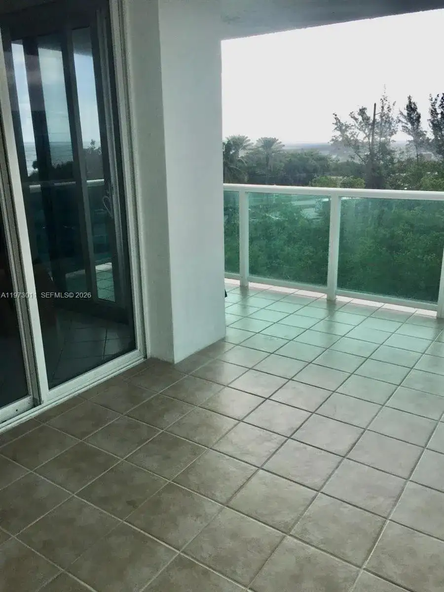 2 bedroom 2 bath Residential for sale at 100 Bayview Dr # 516, Sunny Isles Beach FL 33160