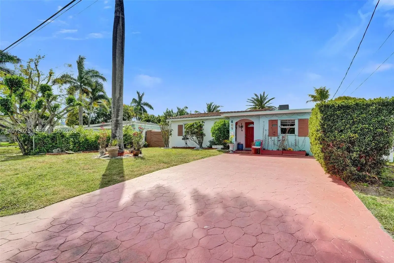 3 bedroom 2 bath Residential for sale at 609 SW 2nd Ave, Hallandale Beach FL 33009