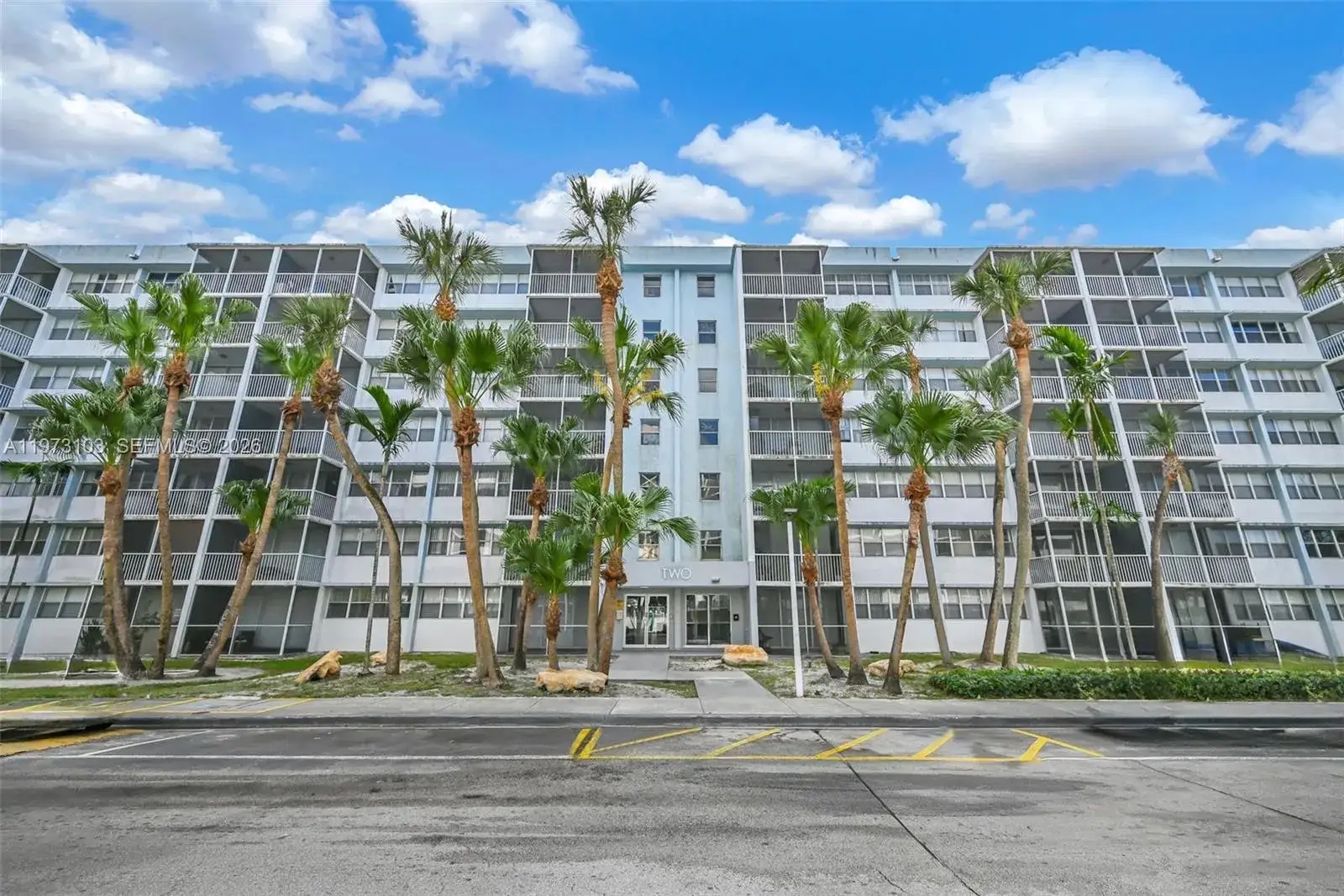 2 bedroom 2 bath Residential for sale at 700 NW 214th St # 321, Miami Gardens FL 33169