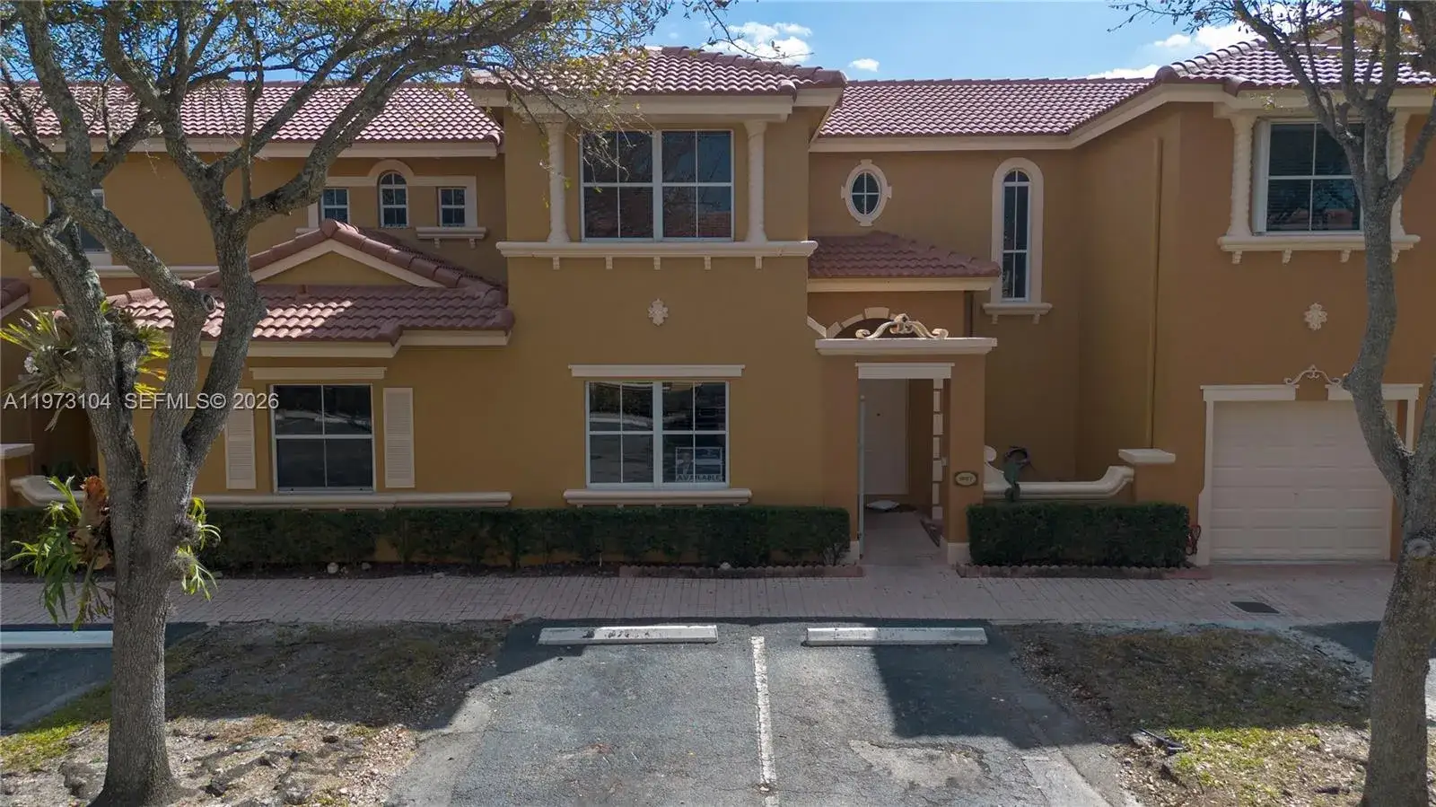 3 bedroom 2 bath Residential for sale at 8520 NW 139th Ter, Miami Lakes FL 33016