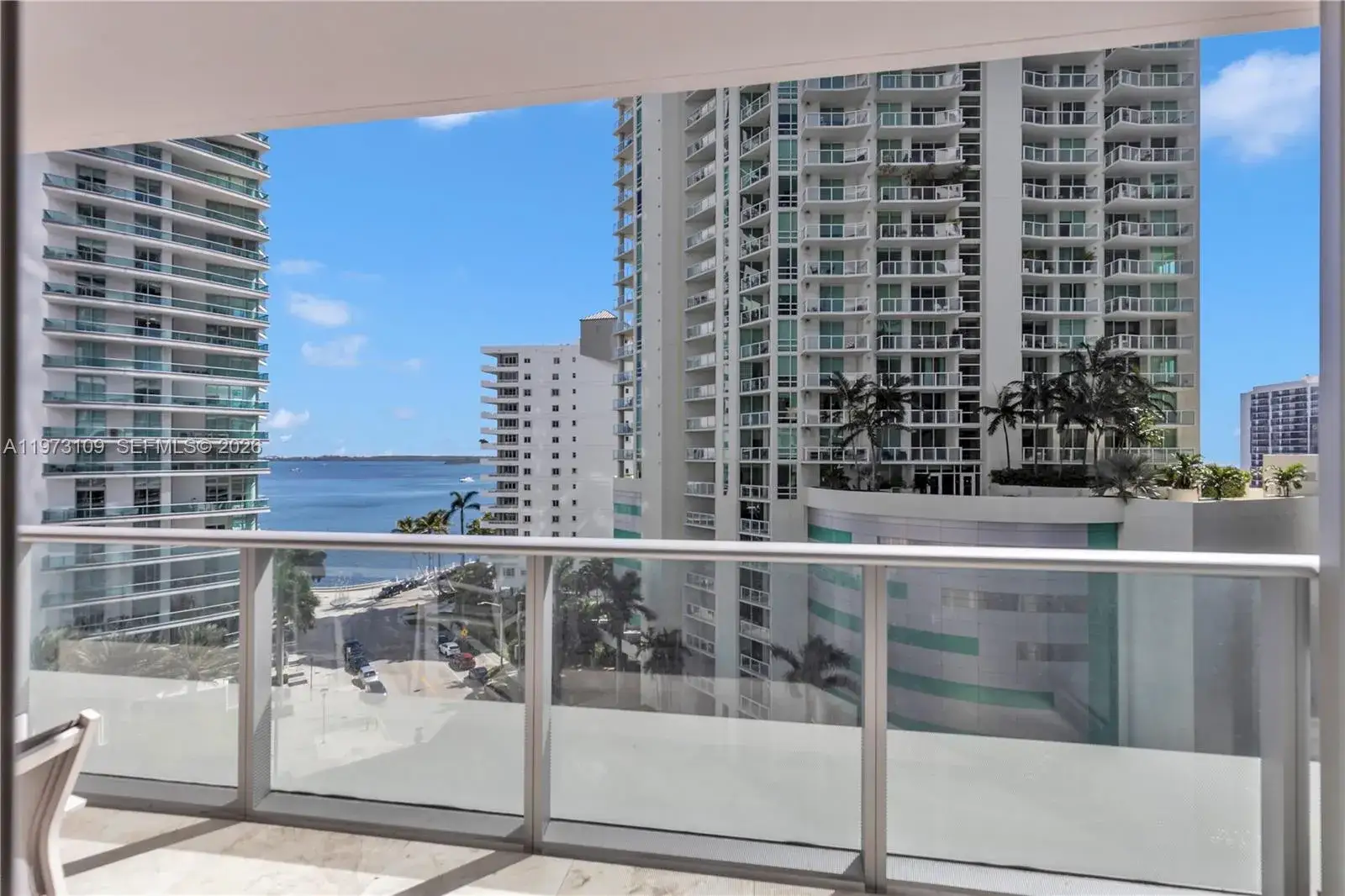 1 bedroom 1 bath Residential for sale at 1300 Brickell Bay Dr # 903, Miami FL 33131