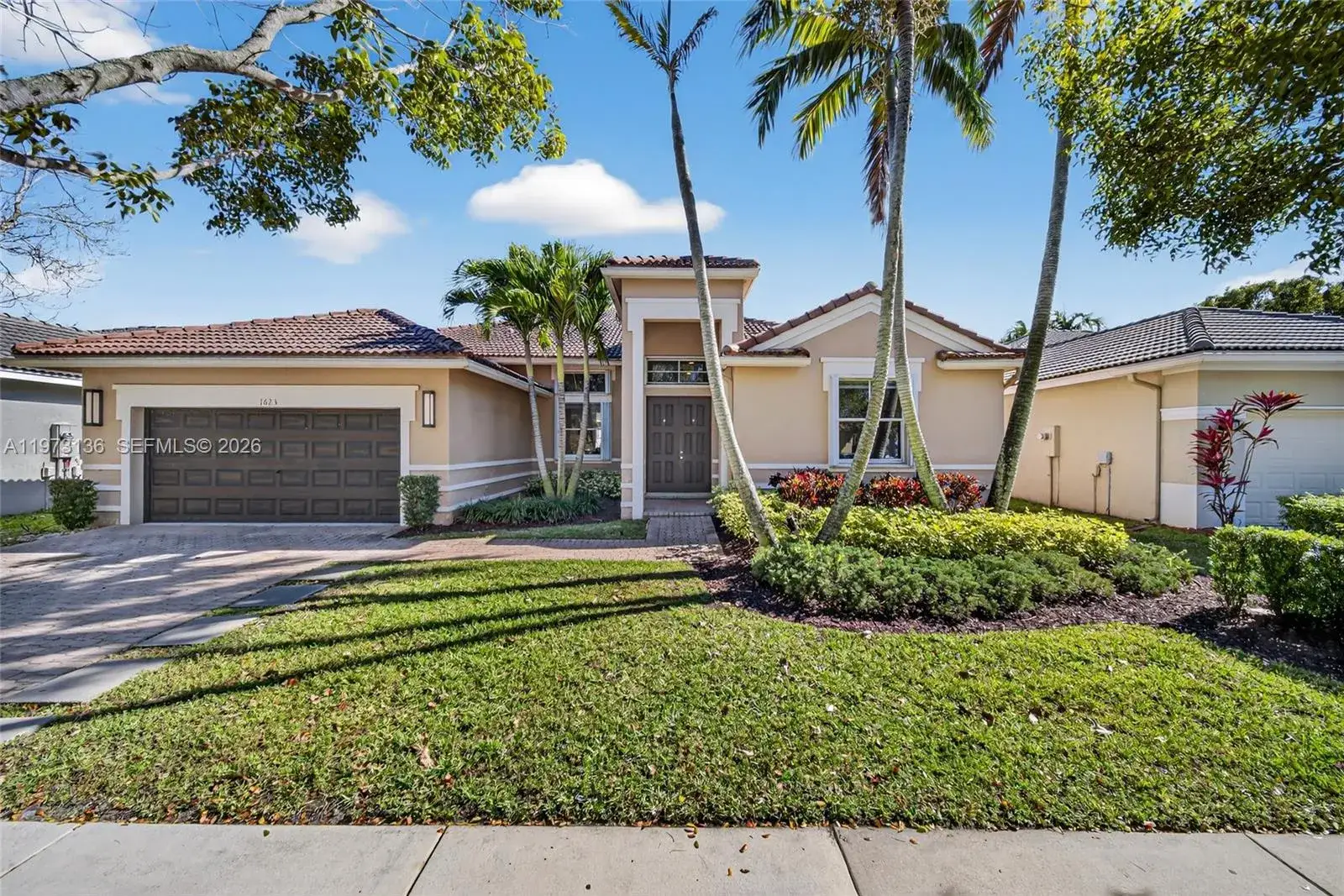 5 bedroom 3 bath Residential for sale at 1623 Blue Jay Cir, Weston FL 33327