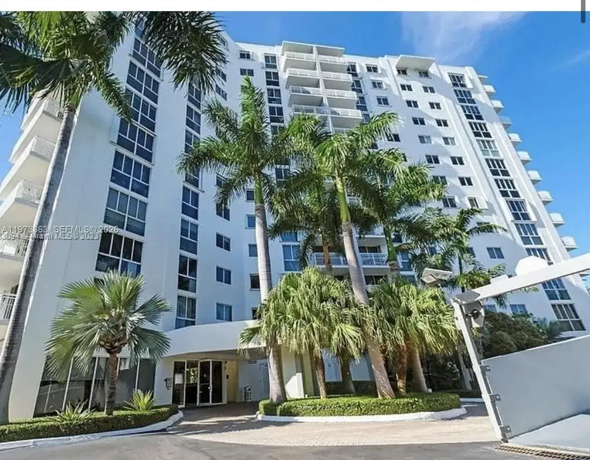 2 bedroom 2 bath Residential for sale at 1688 West Ave # 08, Miami Beach FL 33139