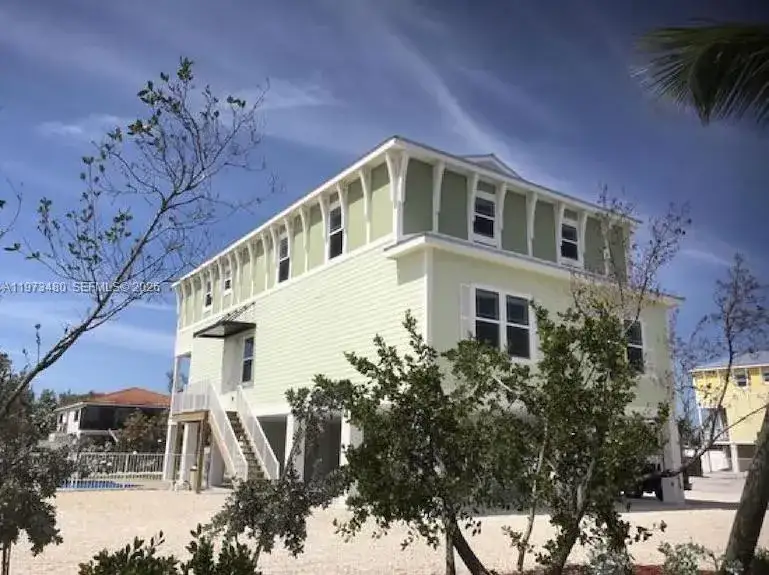 4 bedroom 3 bath Residential for sale at 227 Sombrero Beach Rd, Marathon FL 33050
