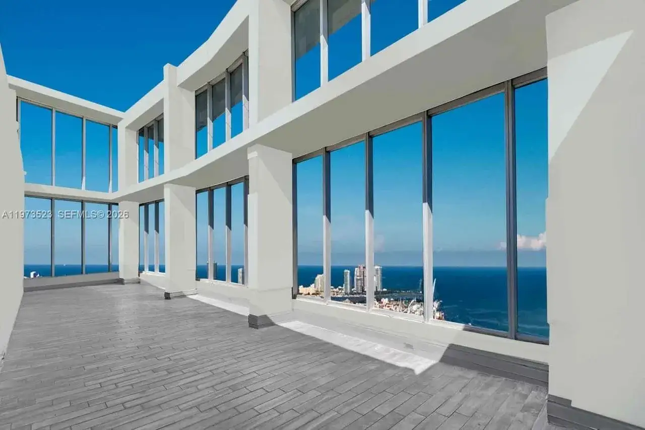5 bedroom 5 bath Residential Lease for rent at 465 Brickell Ave # 5701, Miami FL 33131