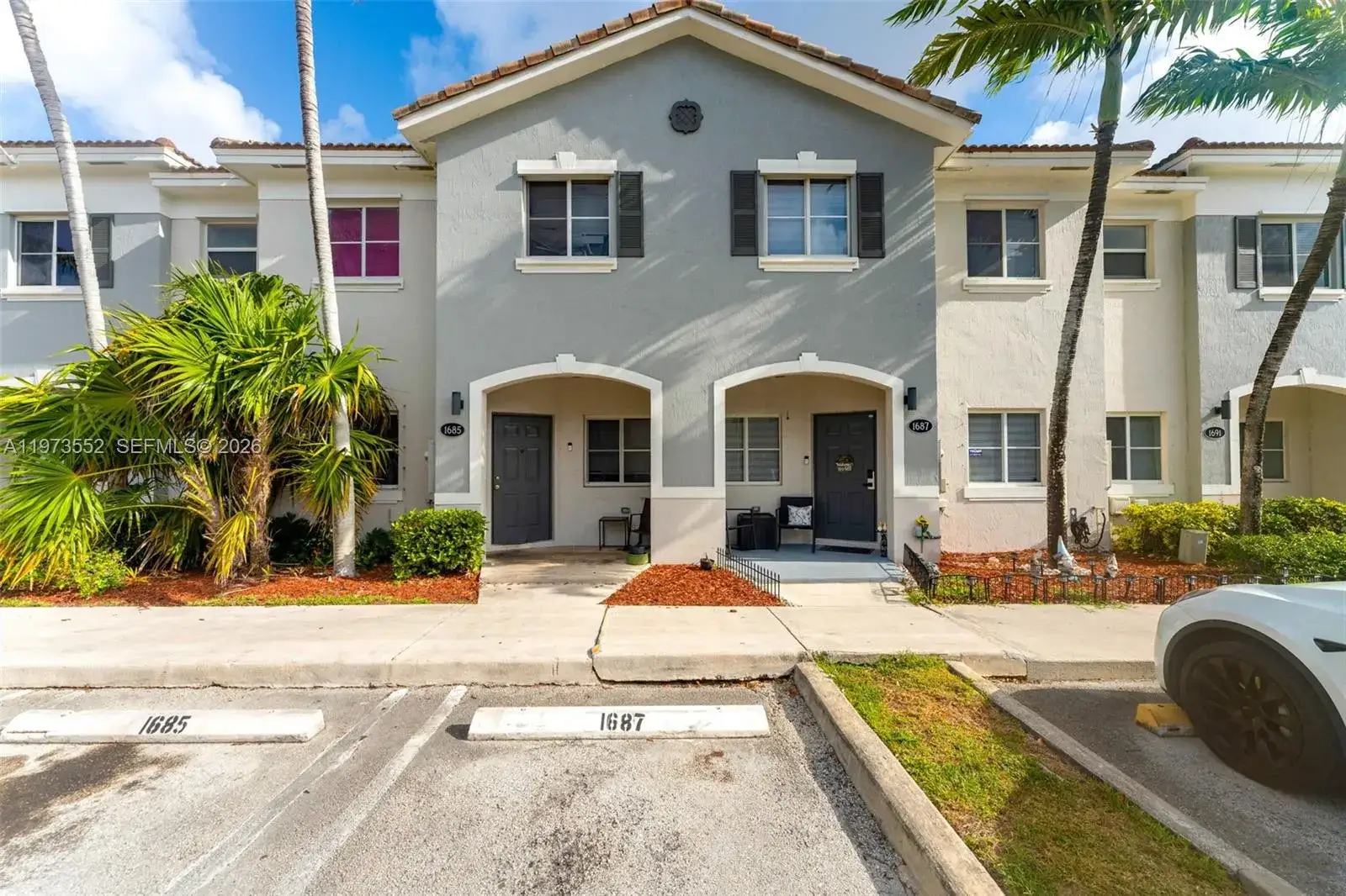 3 bedroom 2 bath Residential for sale at 1687 SE 30th St, Homestead FL 33035