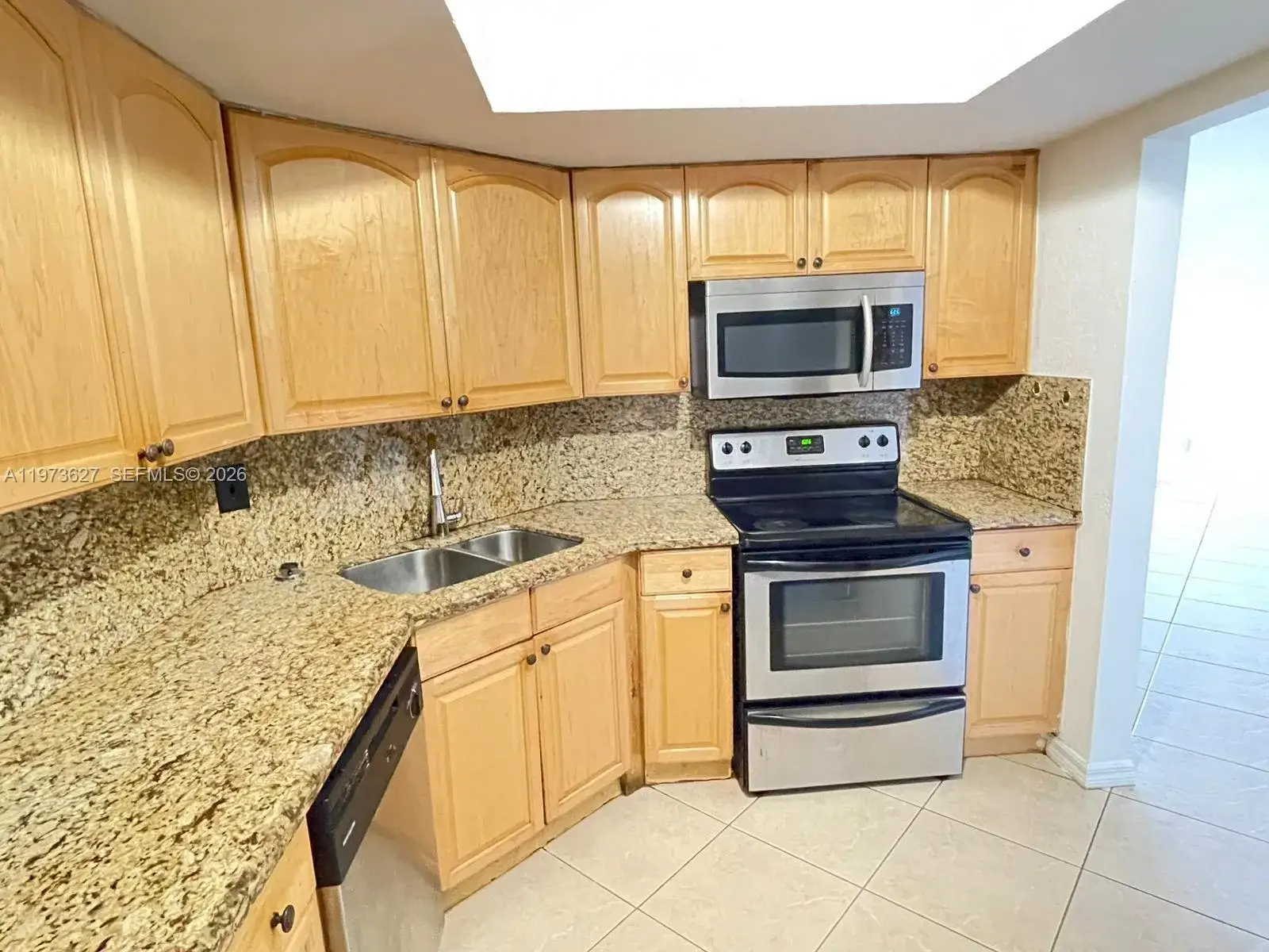 3 bedroom 2 bath Residential for sale at 7410 SW 82nd St # K202, Miami FL 33143