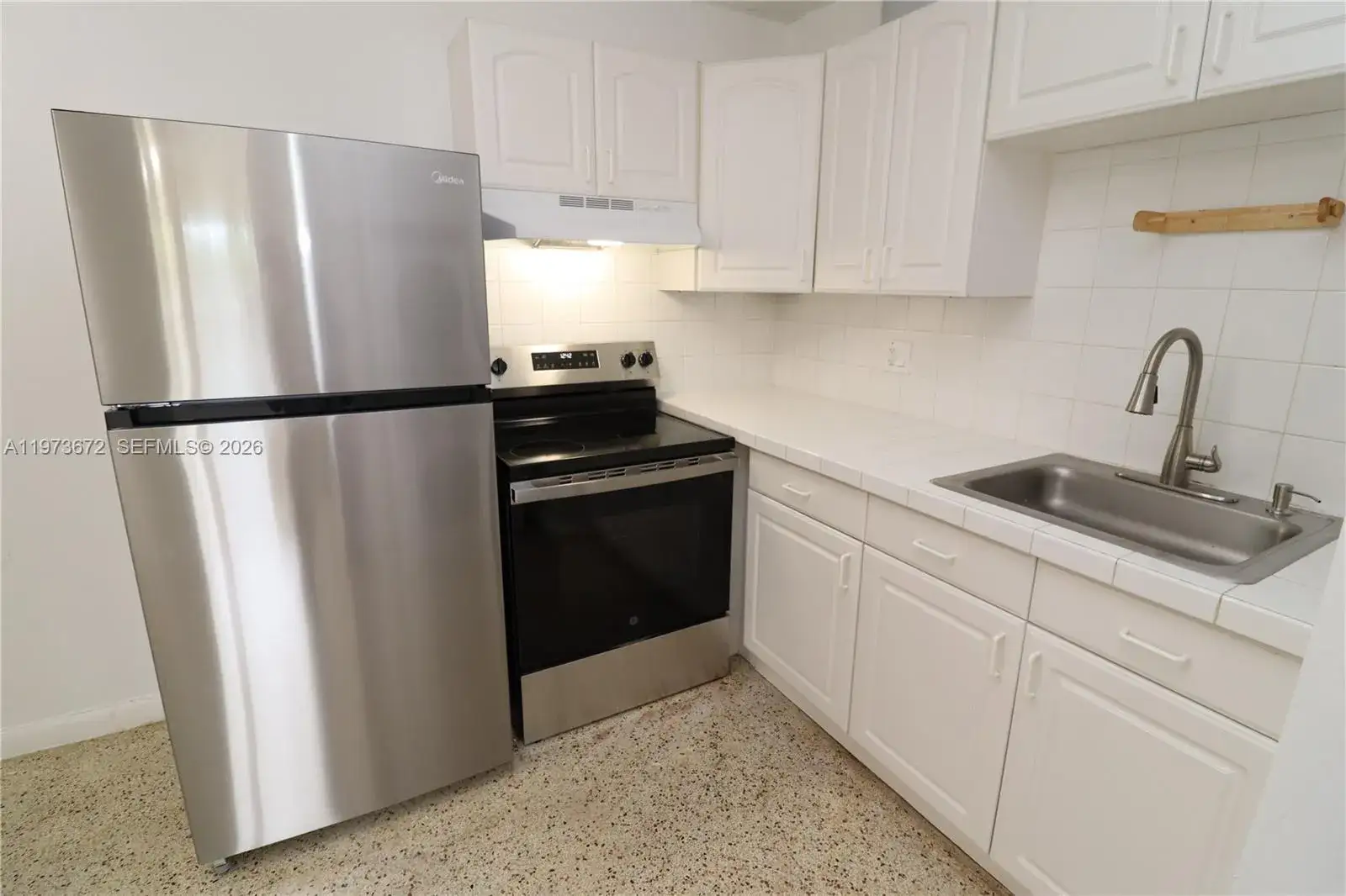 2 bedroom 1 bath Residential Lease for rent at 951 SW 7th St # 1, Miami FL 33130