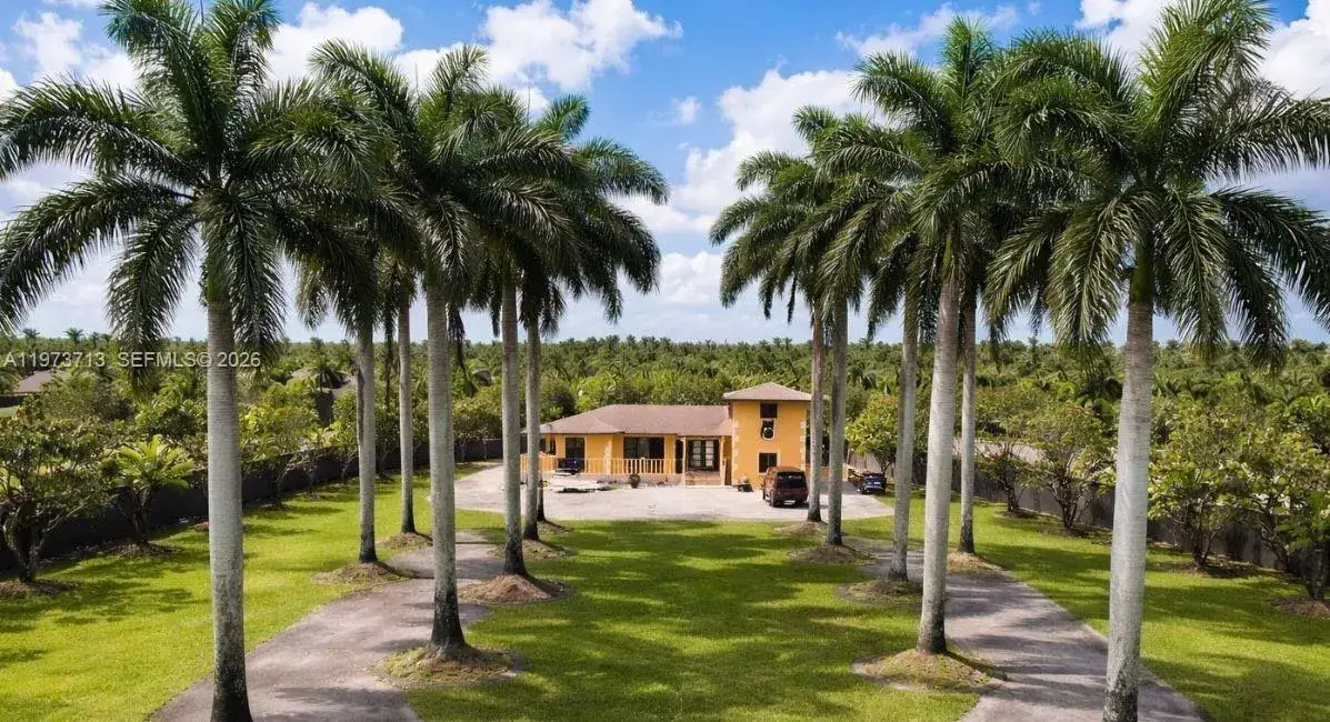 6 bedroom 4 bath Residential for sale at 26500 SW 167th Ave, Homestead FL 33031