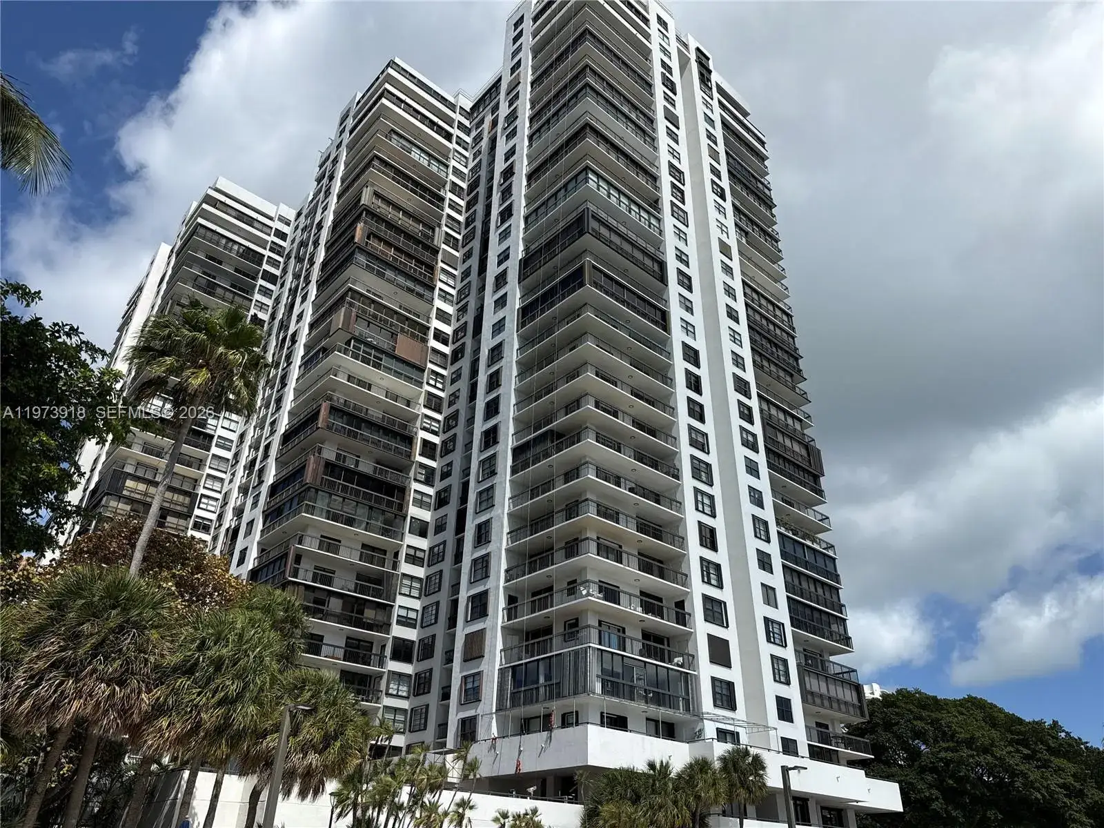 2 bedroom 2 bath Residential for sale at 2333 Brickell Ave # 1616, Miami FL 33129