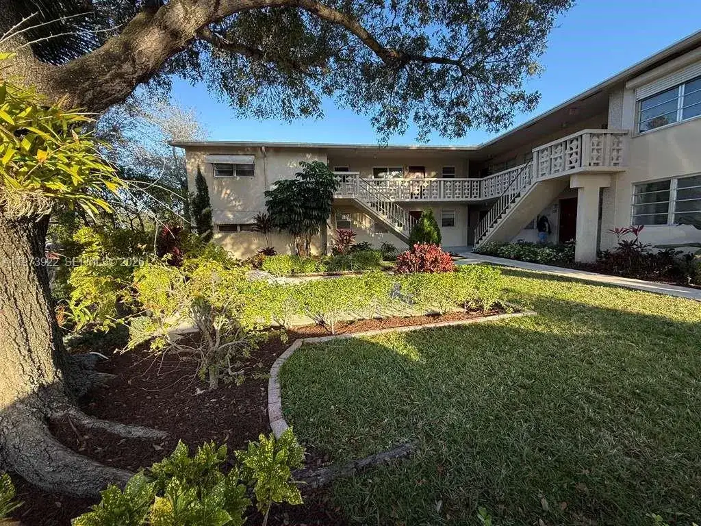 1 bedroom 1 bath Residential Lease for rent at 606 S C St # 103, Lake Worth FL 33460