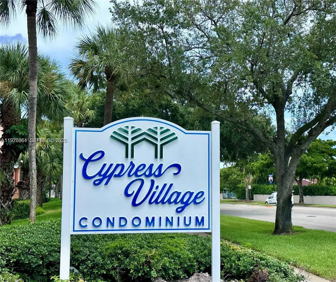 2 bedroom 1 bath Residential Lease for rent at 7208 Fairway Dr # I20, Miami Lakes FL 33014