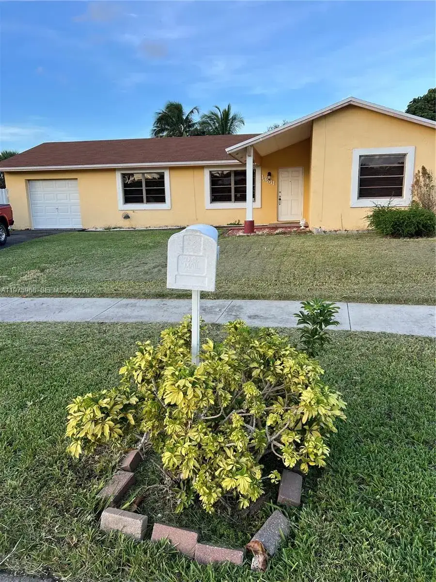 3 bedroom 2 bath Residential Lease for rent at 13311 SW 46th St, Miami FL 33175