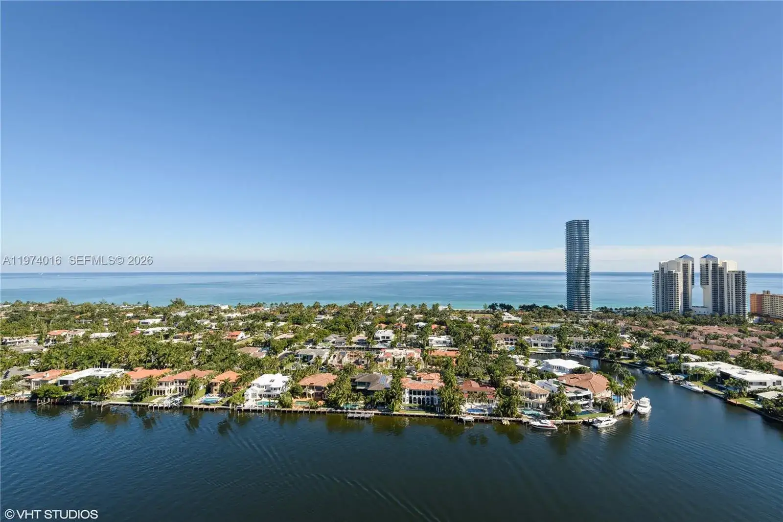 3 bedroom 2 bath Residential for sale at 19707 Turnberry Way # 28J, Aventura FL 33180
