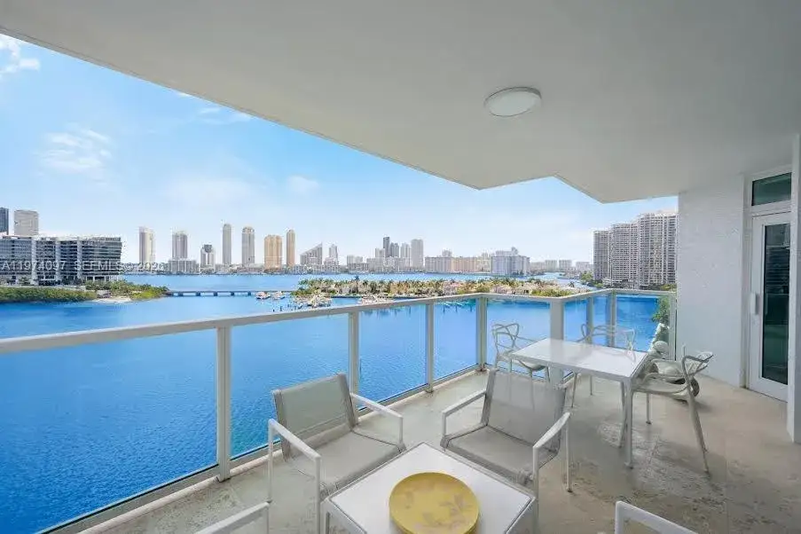 2 bedroom 2 bath Residential for sale at 3201 NE 183 Street # 1104, Aventura FL 33160