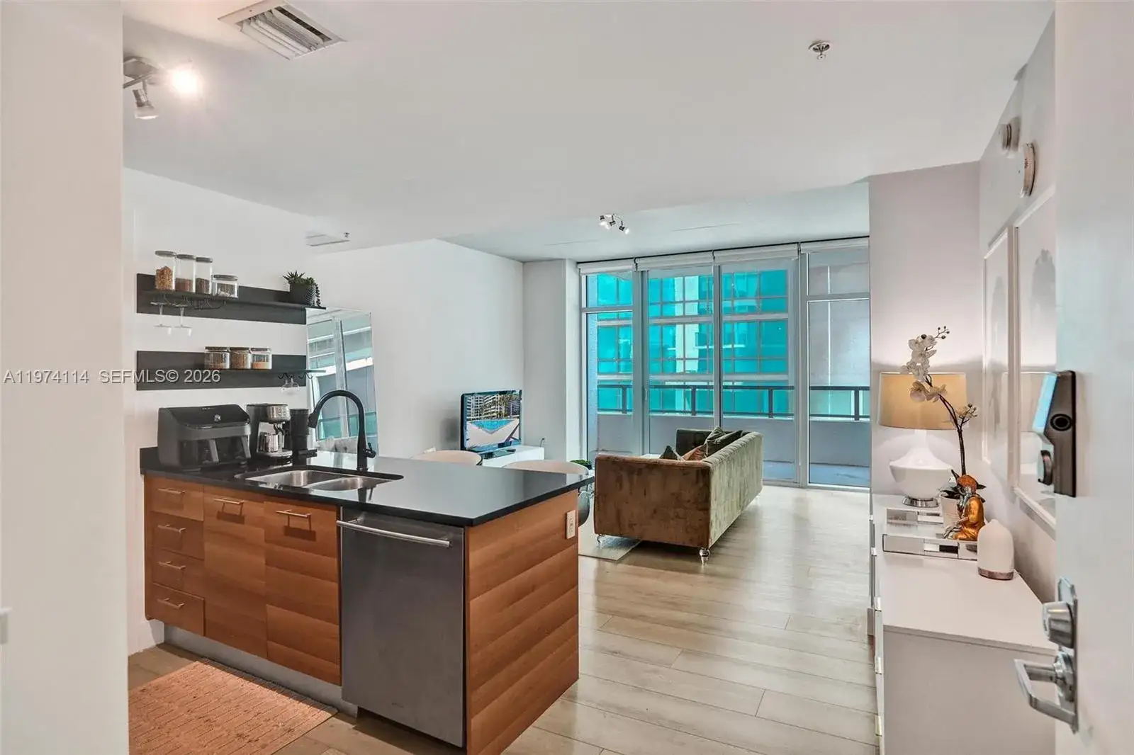 1 bedroom 1 bath Residential for sale at 3301 NE 1st Ave # L0302, Miami FL 33137