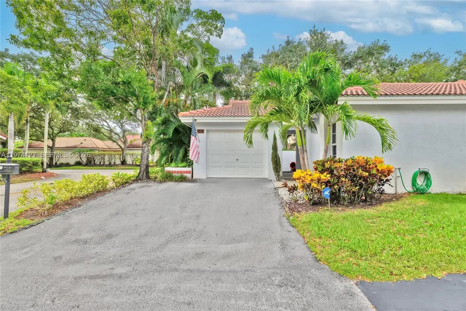 3 bedroom 2 bath Residential for sale at 1361 Seagrape Cir, Weston FL 33326