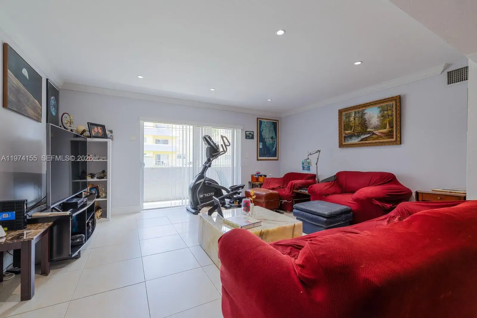 3 bedroom 2 bath Residential for sale at 7401 SW 82nd st # 109s, Miami FL 33143