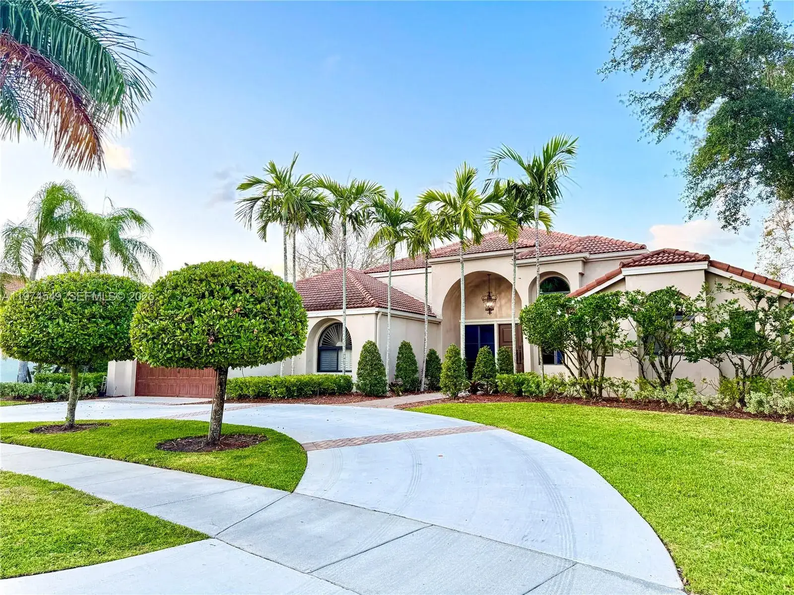 7 bedroom 4 bath Residential Lease for rent at 400 Alexandra Cir # 0, Weston FL 33326