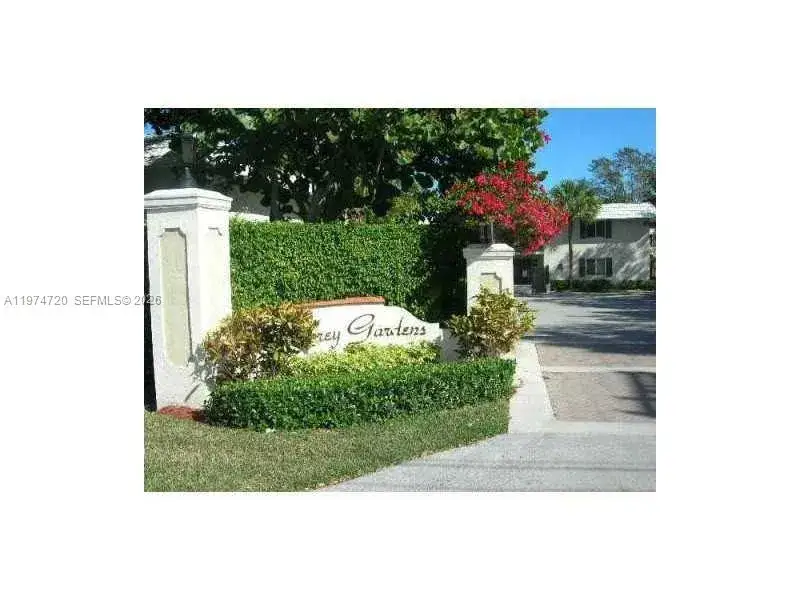 1 bedroom 1 bath Residential for sale at 8603 SW 68th Ct # 22, Miami FL 33143