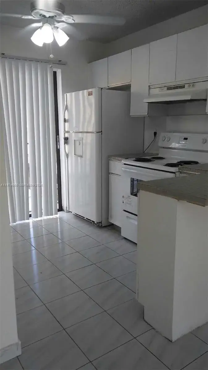 2 bedroom 2 bath Residential for sale at 2765 W 62nd Pl # 203, Hialeah FL 33016