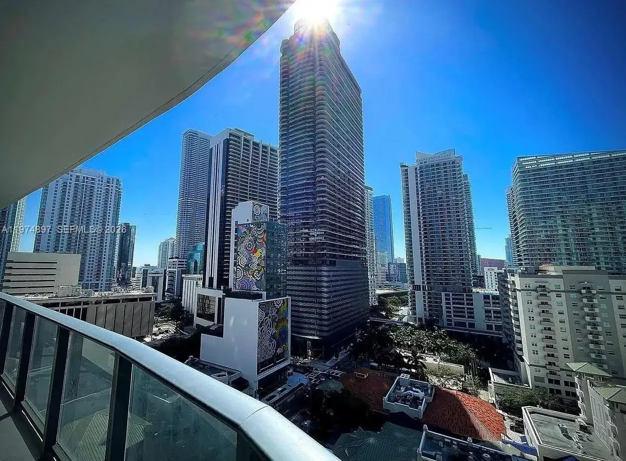 2 bedroom 2 bath Residential for sale at 45 SW 9th St # 1206, Miami FL 33130