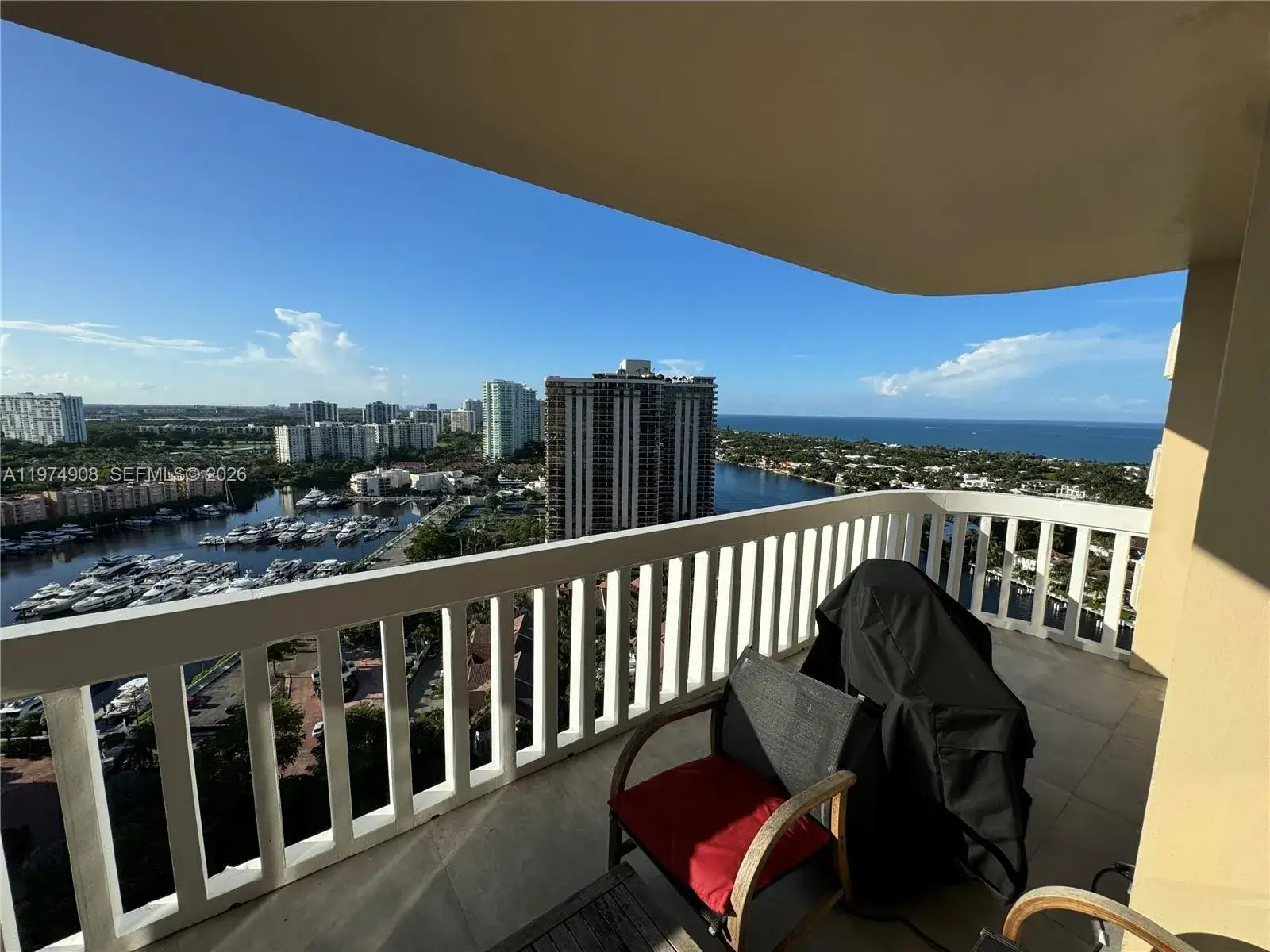 1 bedroom 1 bath Residential for sale at 19355 Turnberry Way # 23C, Aventura FL 33180
