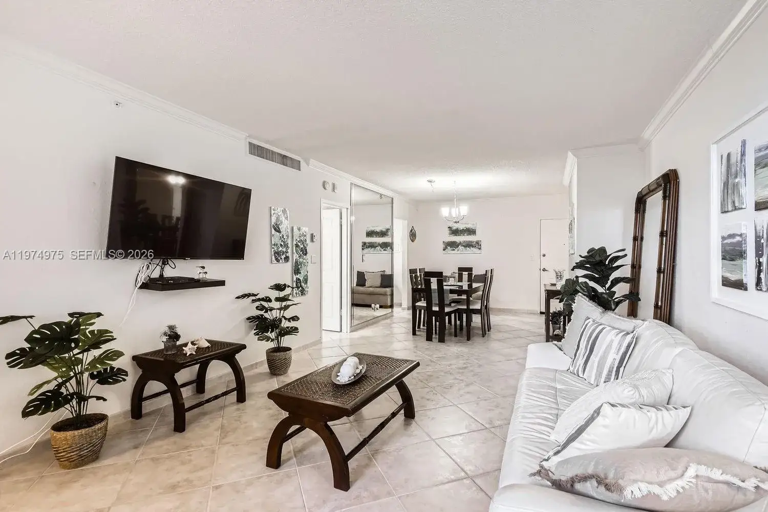 1 bedroom 1 bath Residential Lease for rent at 2501 S Ocean Dr, Hollywood FL 33019