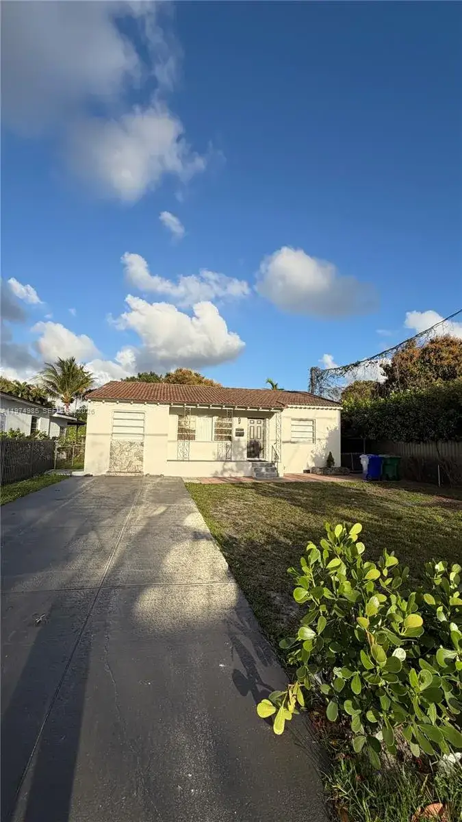3 bedroom 2 bath Residential Lease for rent at 345 SW 49th Ave, Miami FL 33134
