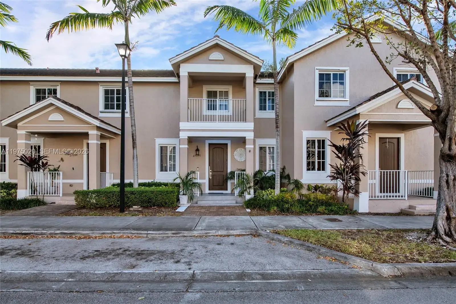 3 bedroom 2 bath Residential for sale at 27546 SW 142nd Ave, Homestead FL 33032