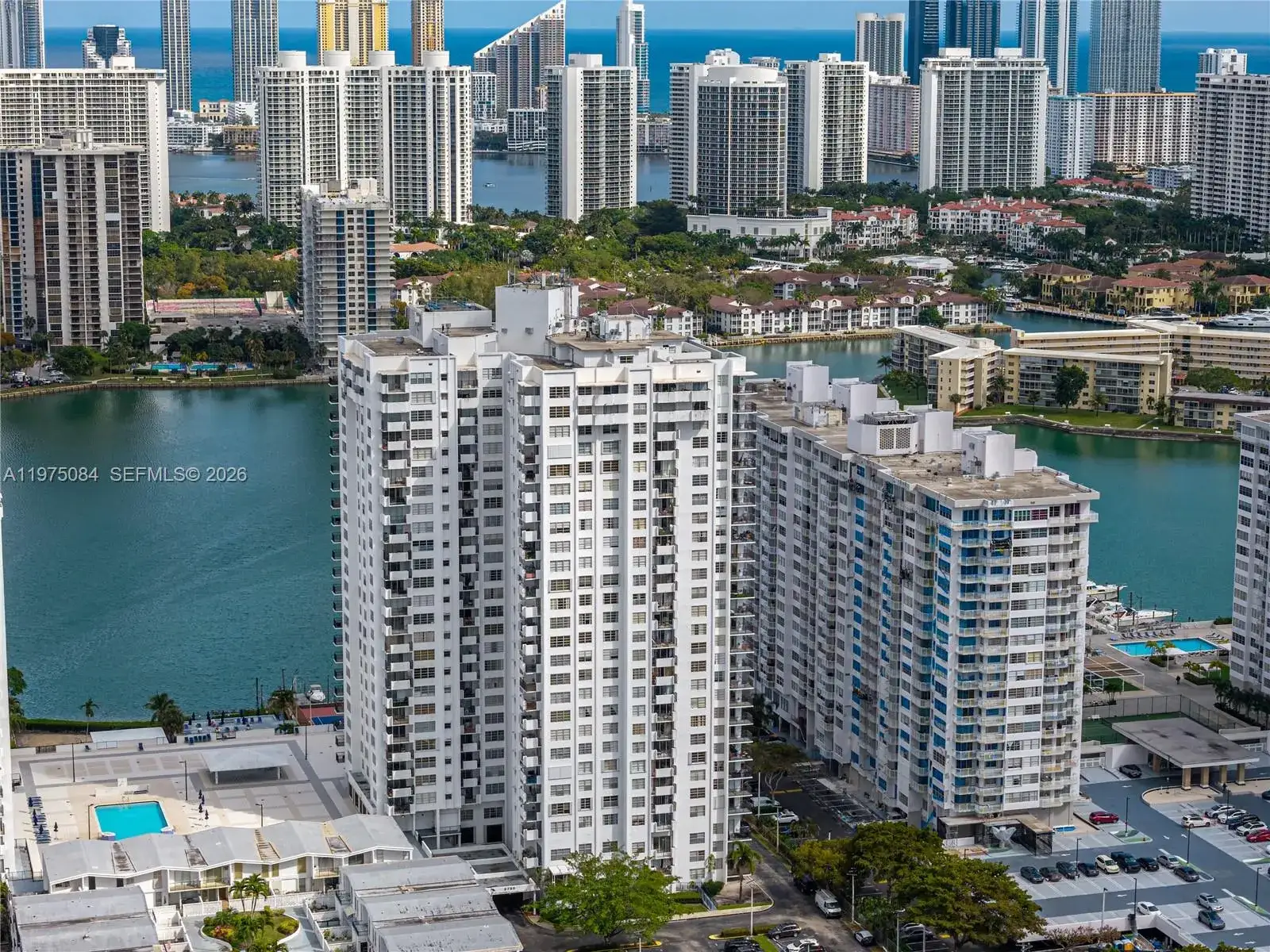 2 bedroom 2 bath Residential for sale at 2750 NE 183rd St # 2108, Aventura FL 33160