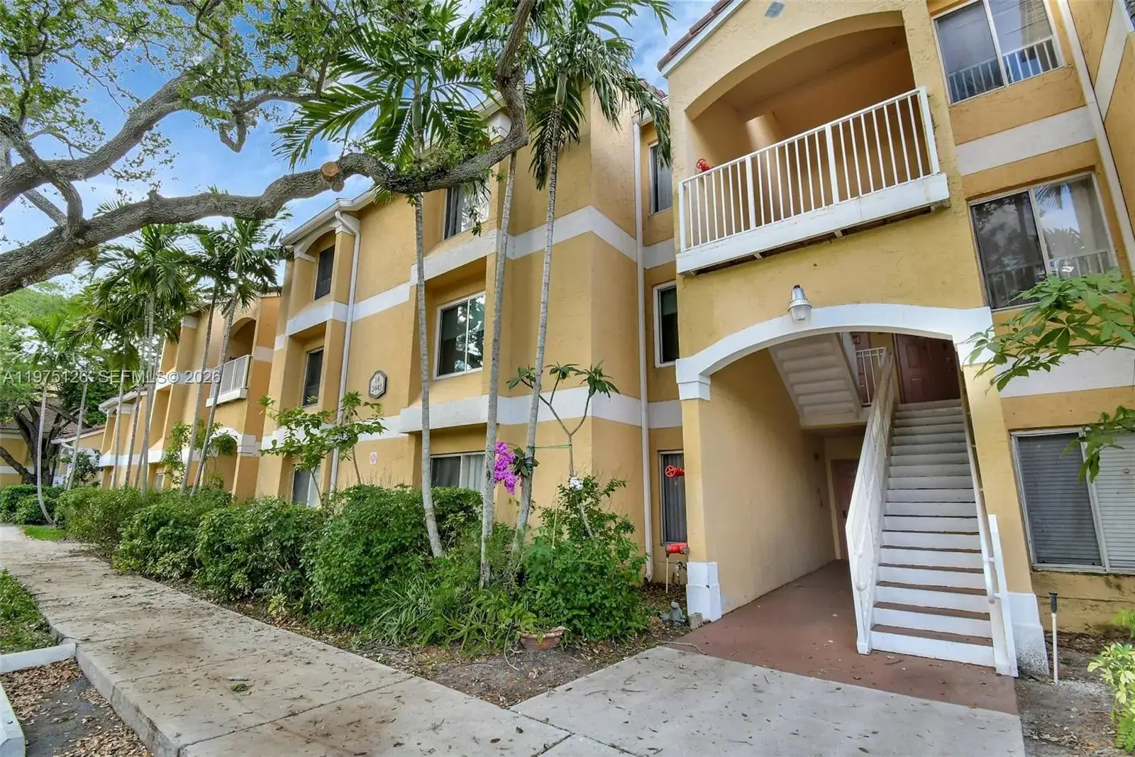 2 bedroom 2 bath Residential Lease for rent at 2445 NW 33rd St # 1410, Oakland Park FL 33309