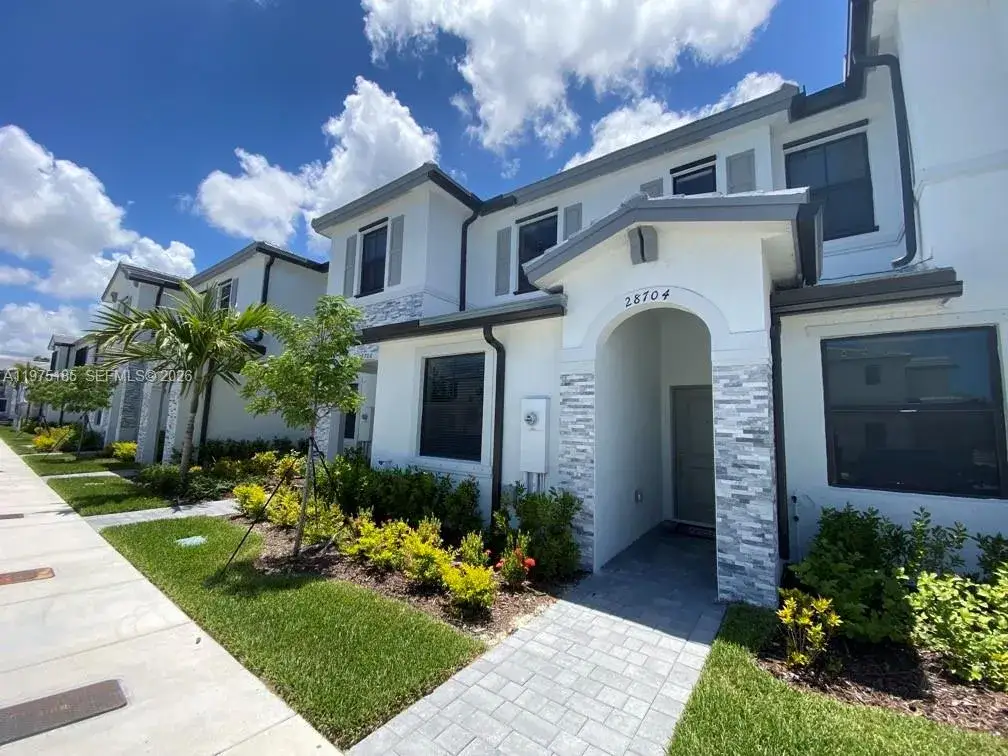 3 bedroom 3 bath Residential for sale at 28704 SW 133rd Ct, Homestead FL 33033