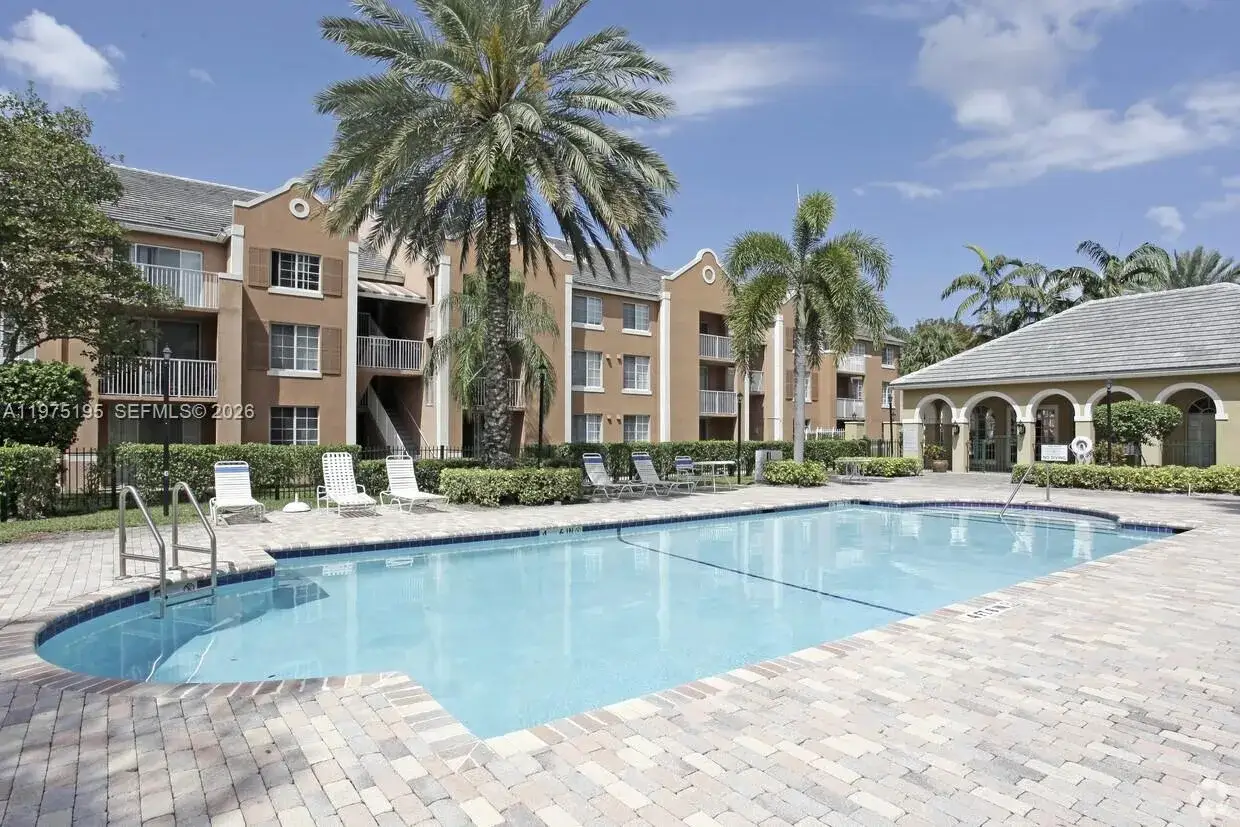 2 bedroom 2 bath Residential for sale at 11145 SW 6th St # 302, Pembroke Pines FL 33025
