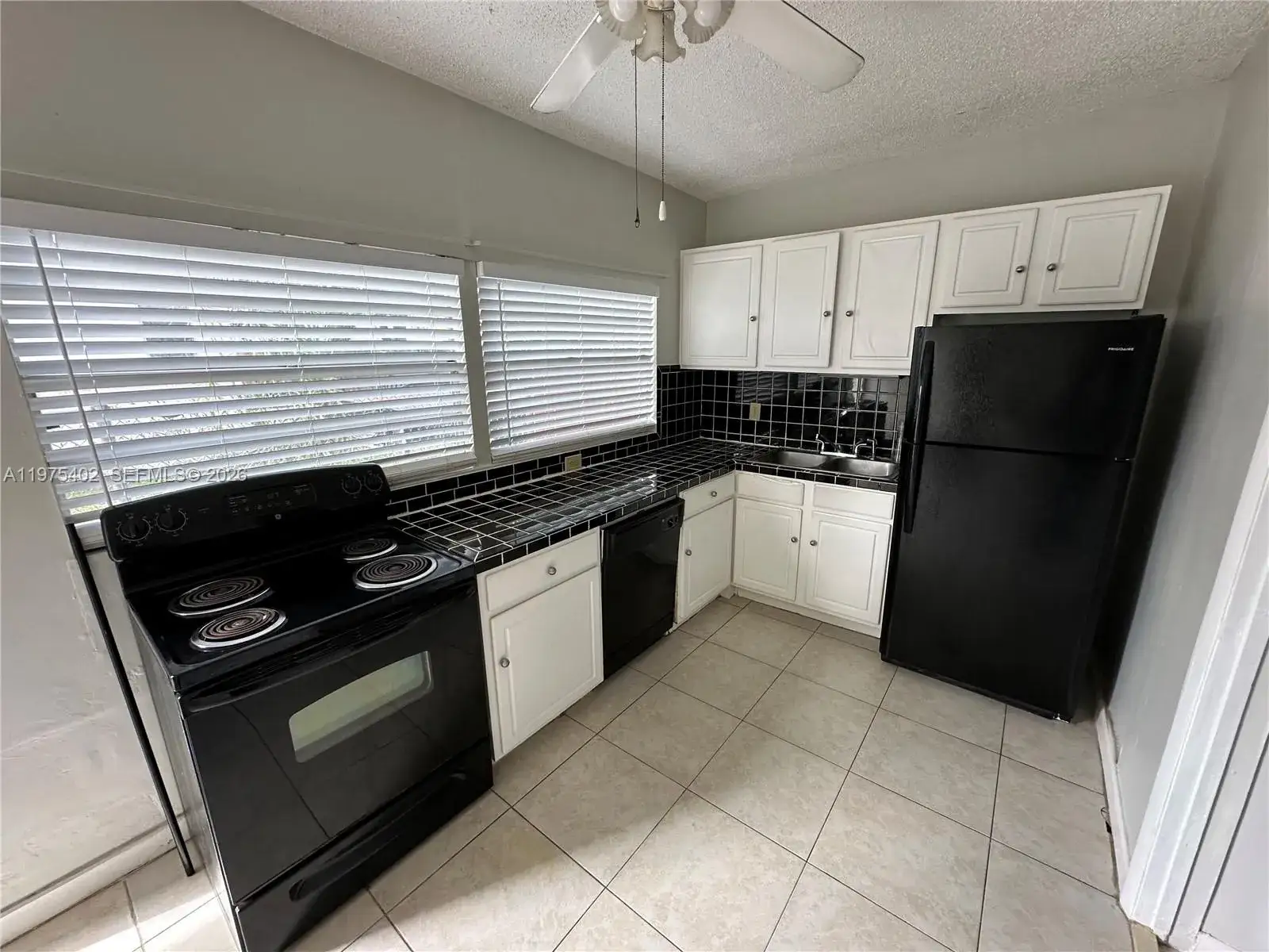 1 bedroom 1 bath Residential Lease for rent at 2443 Cleveland St # 2, Hollywood FL 33020