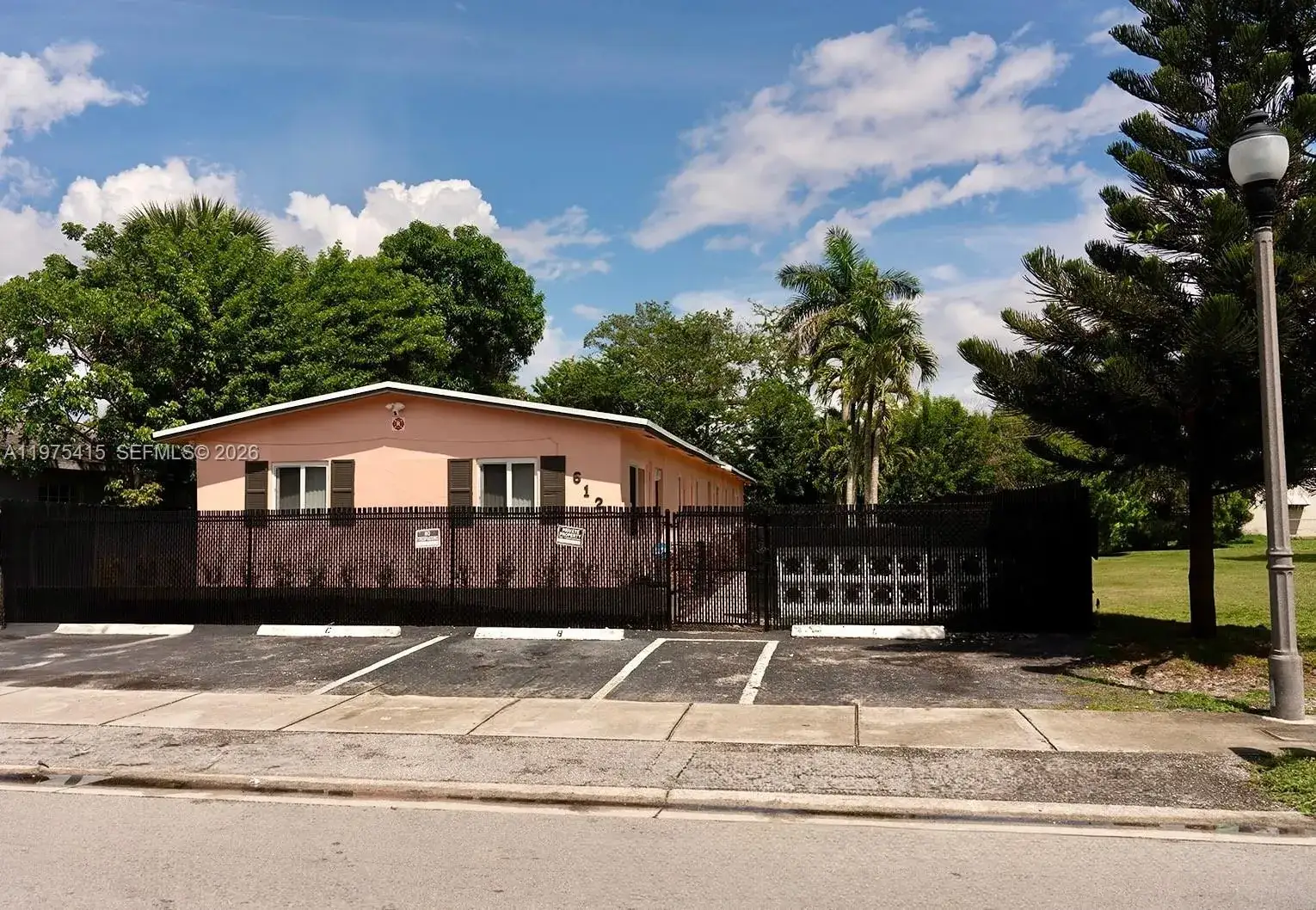 Residential Income for sale at 612 NW 10th Ter, Fort Lauderdale FL 33311