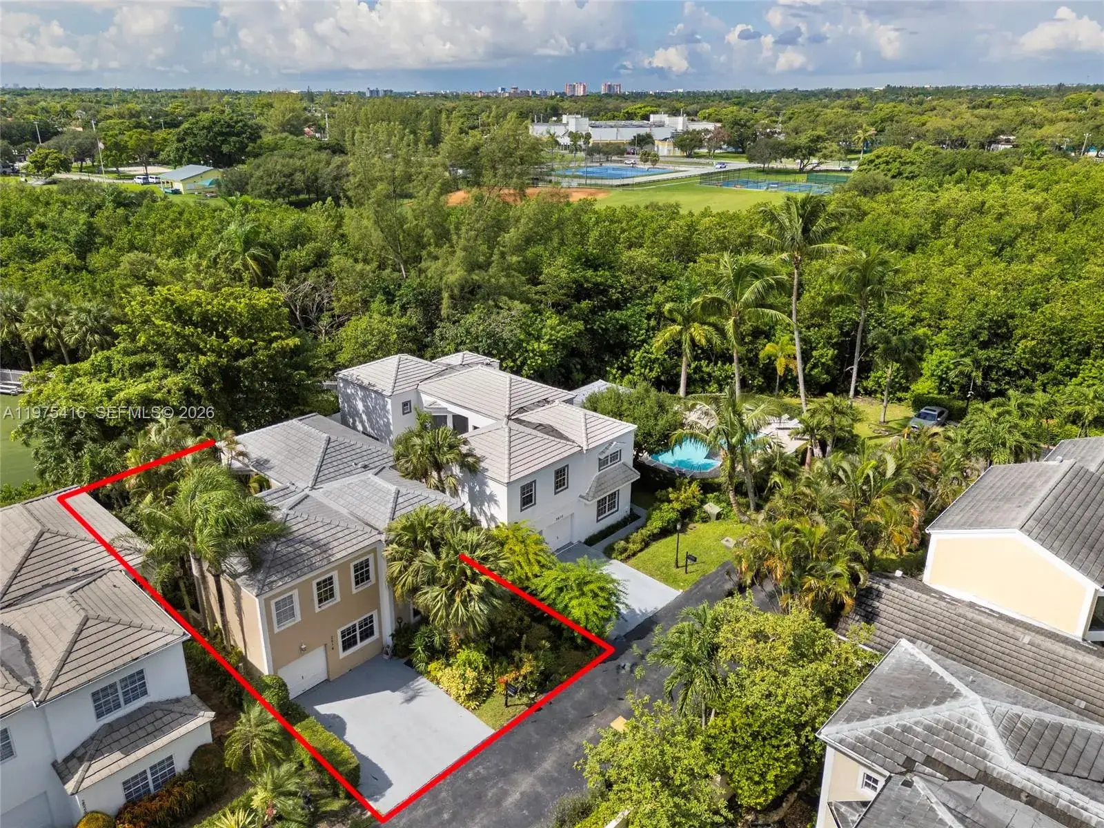 4 bedroom 3 bath Residential for sale at 2518 NE 206th Ter, Miami FL 33180