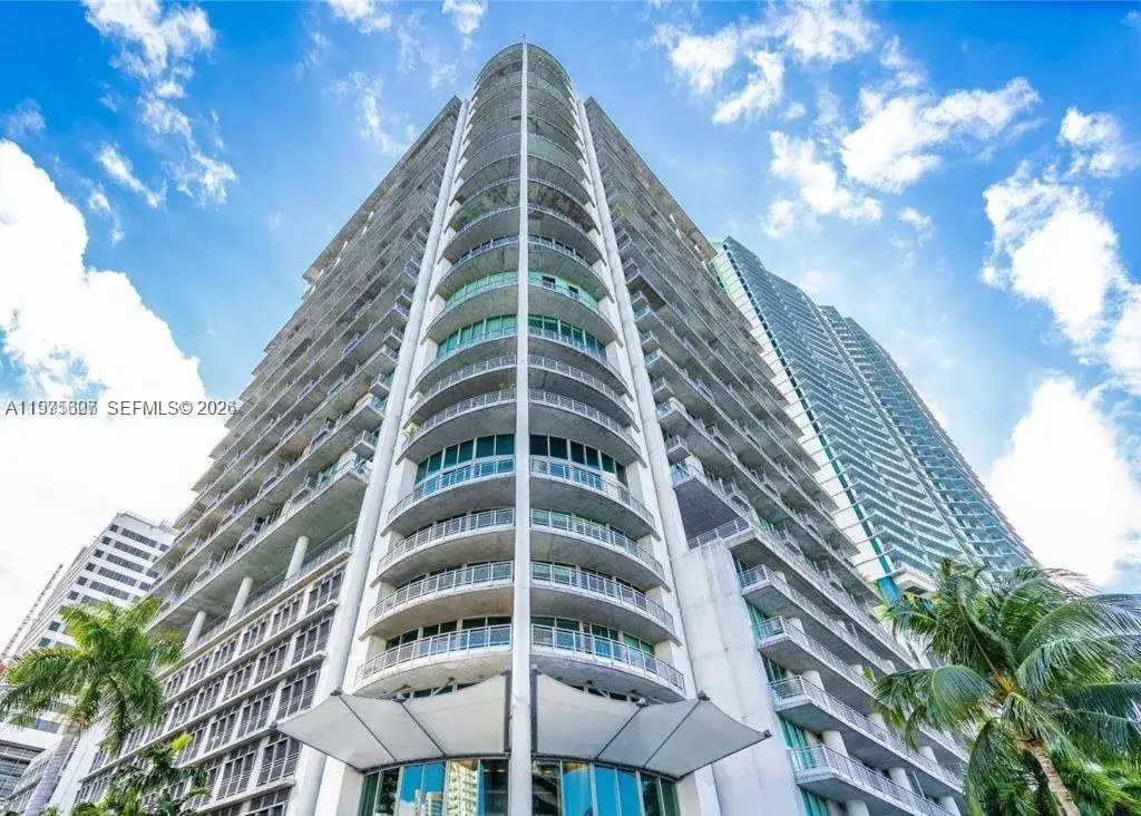 1 bedroom 1 bath Residential Lease for rent at 690 SW 1st Ct # 1934, Miami FL 33130