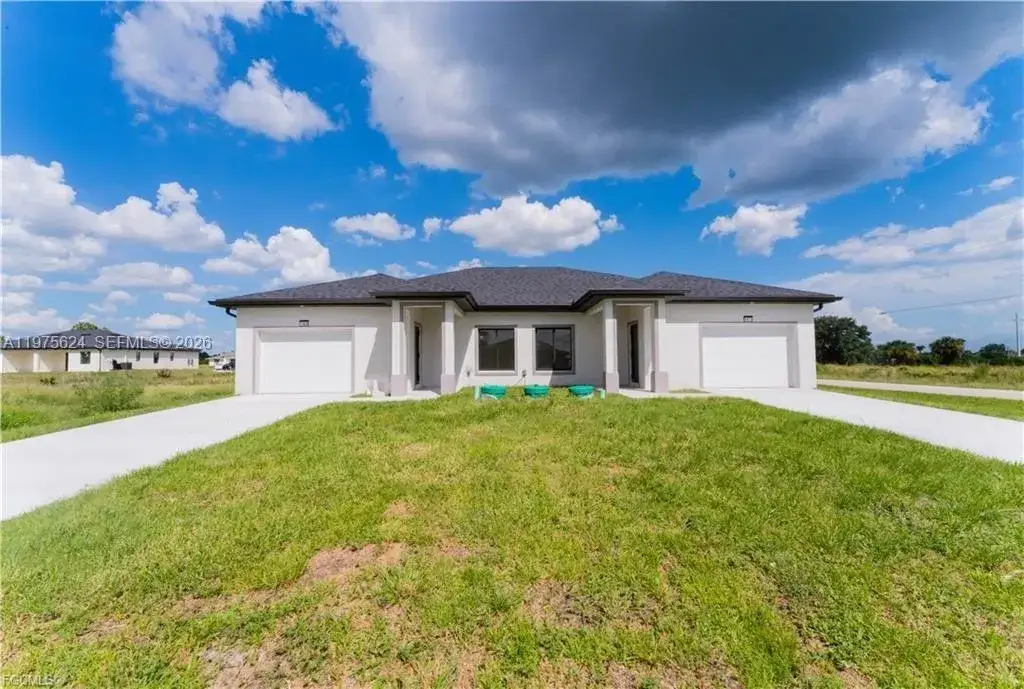 Residential Income for sale at 1171 countess ave, Lehigh Acres FL 33974