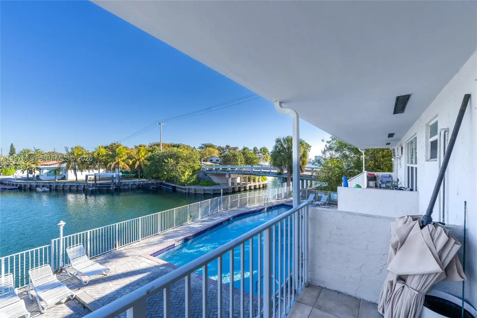 1 bedroom 1 bath Residential for sale at 2225 NE 123rd St # 215, North Miami FL 33181
